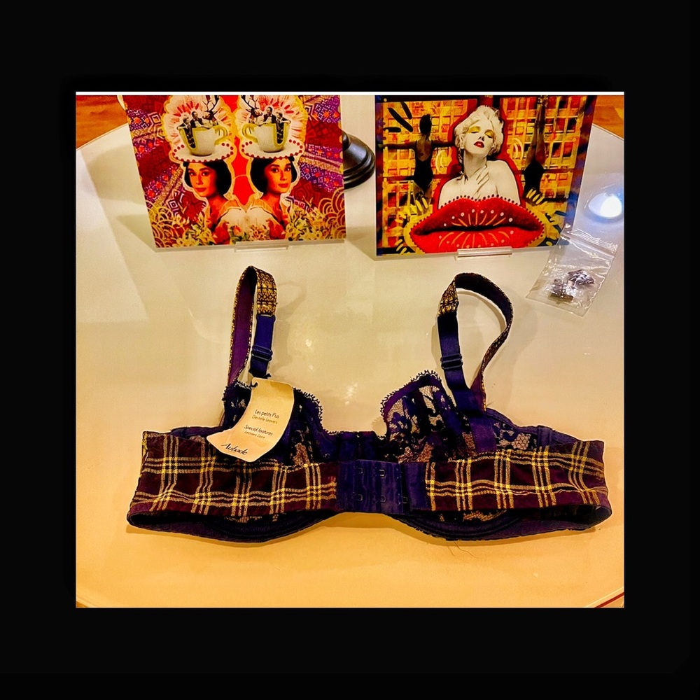 Exclusive Beautiful bra, leavers lace, 32D Abuade (Paris) dark blue and green